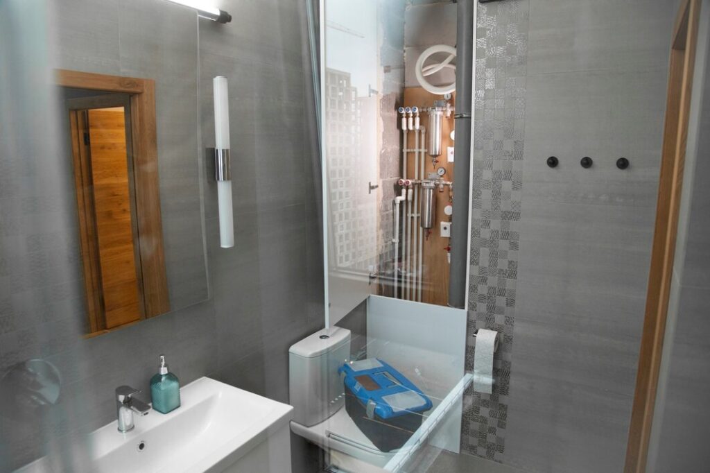 Professional Bathroom Renovation Services At Handy Man Israel, we provide expert bathroom renovation services to create functional, modern, and stylish spaces. From tiling, plumbing, and fixture installation to waterproofing and lighting, our skilled team handles every detail with care and precision. We work closely with you to design and execute a bathroom that meets your needs and aesthetic preferences. By using high-quality materials and professional craftsmanship, we ensure your renovated bathroom is durable, comfortable, and visually appealing for years to come.